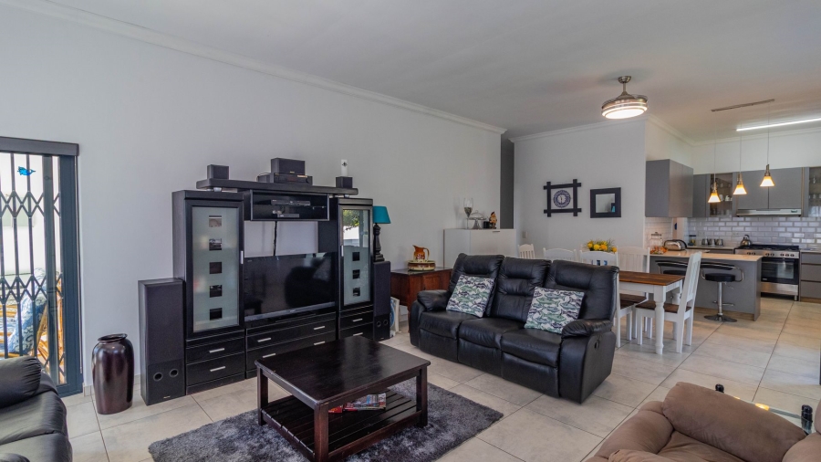 3 Bedroom Property for Sale in Sandy Point Beach Estate Western Cape